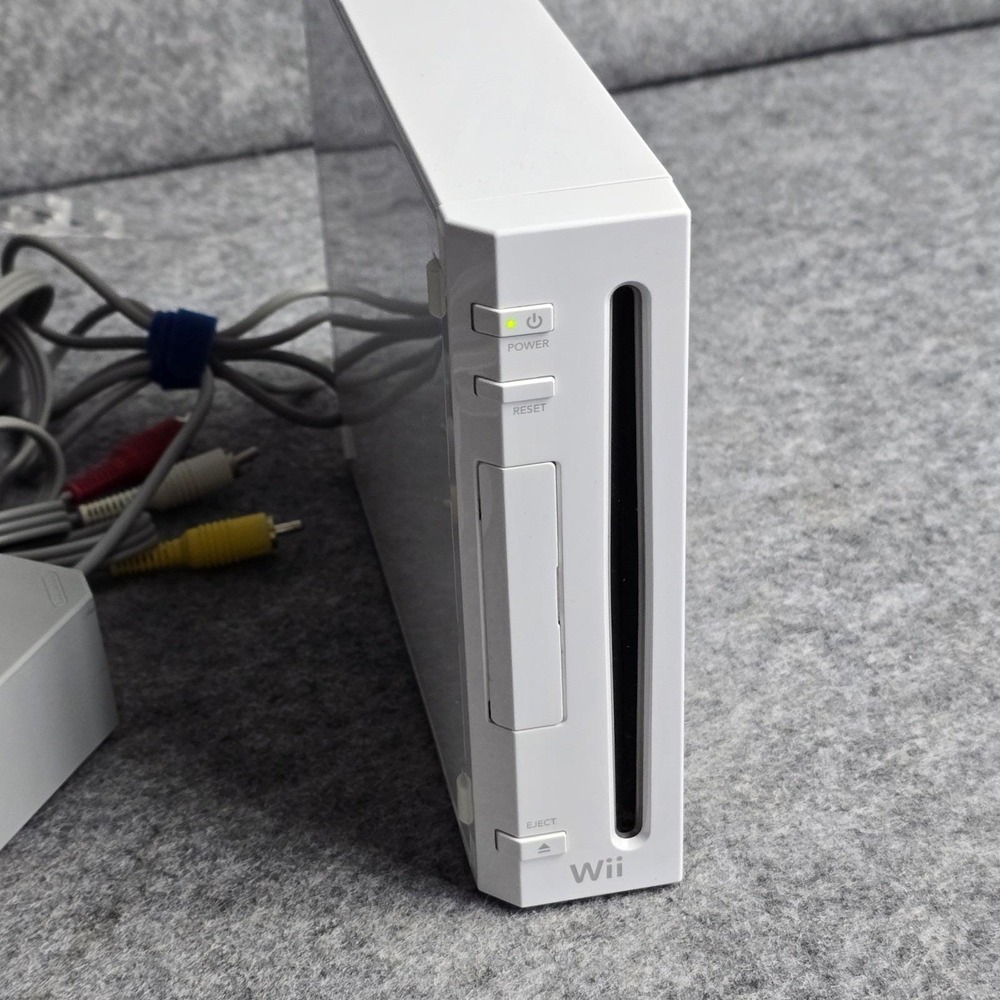 Nintendo Wii Console White RVL-001 GameCube Compatible Bundle Cables Sensor Bar - Picture 12 of 13